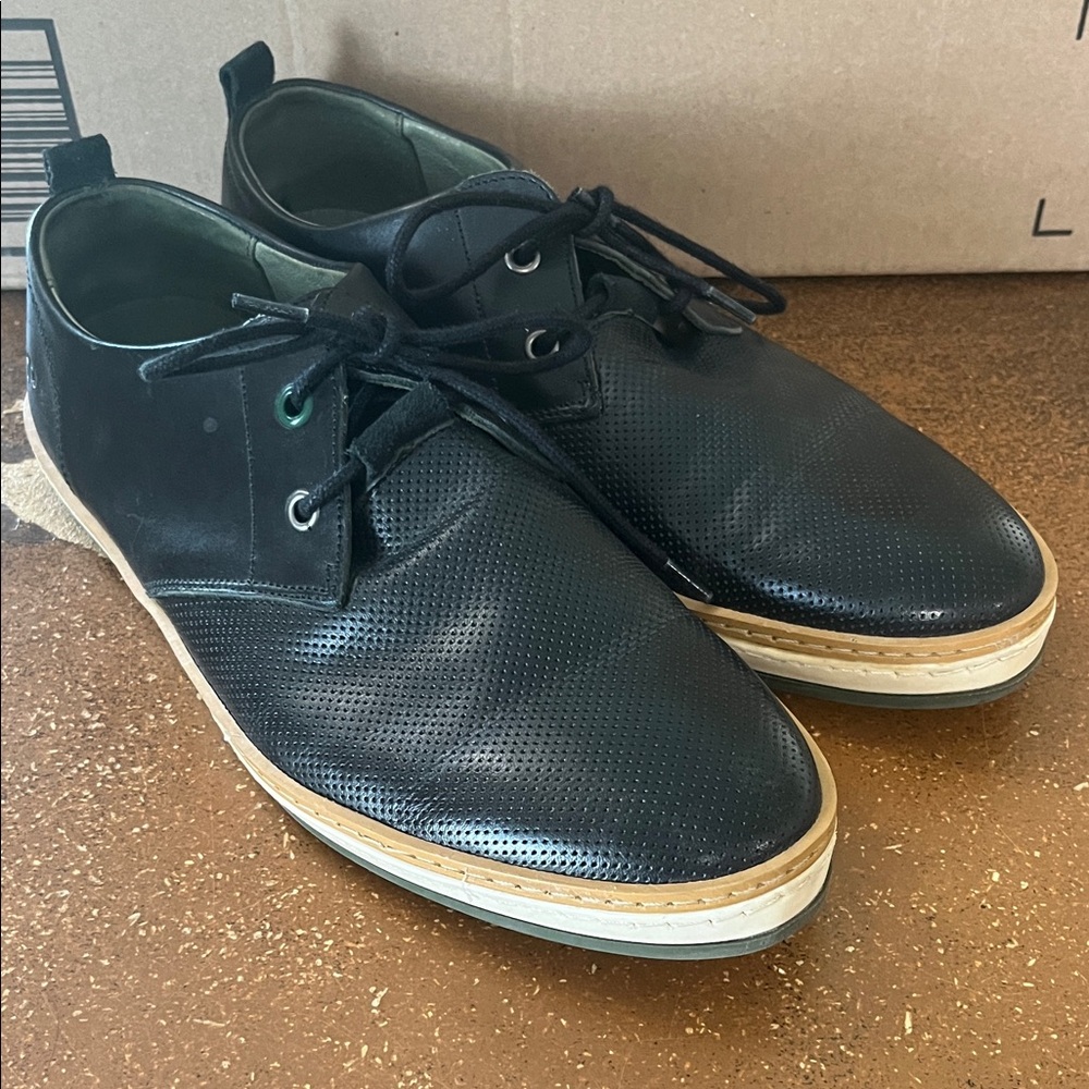 Black leather Hush Puppies Oxfords women’s size 40